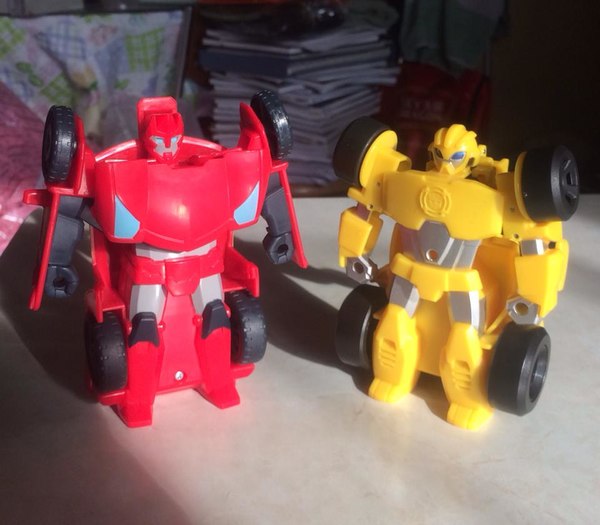 Rescue Bots Hero Racers   In Hand Images Of New Pull Back Motor Transformers Released In Hong Kong  (6 of 6)